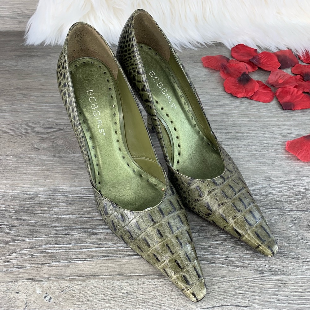 ❤️BCBGirls Crocodile Embossed Heels Size 6B